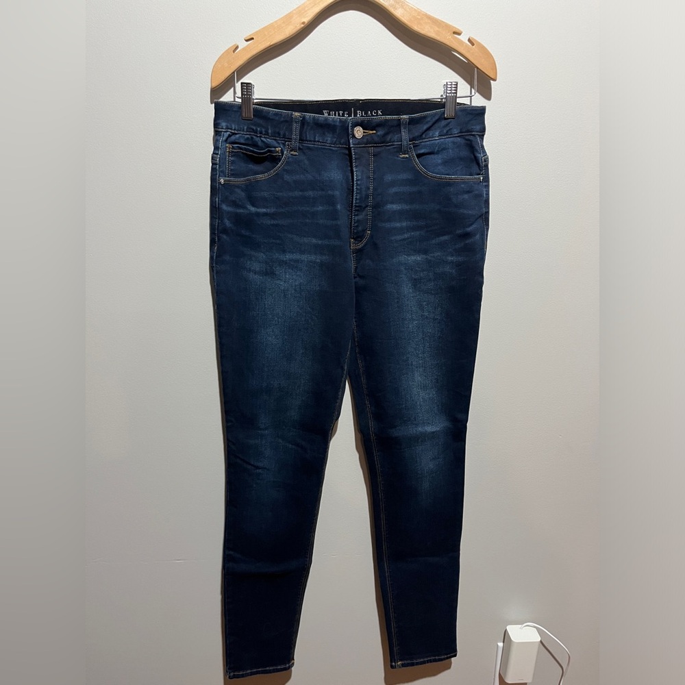 White House Black Market Women’s Skinny Jeans
